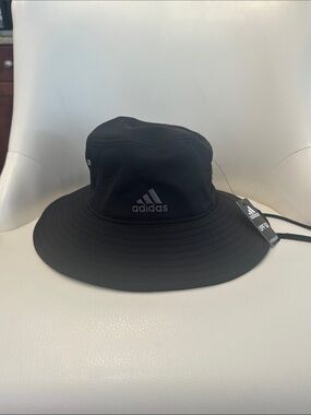 adidas Black Bucket Hat with Logo NWT